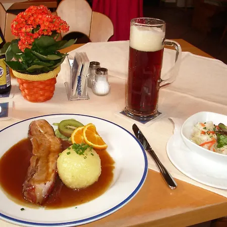 Ahornhof, Privates 27 Qm Grosses Doppelzimmer Mit Balkon In Suedlage 酒店 *